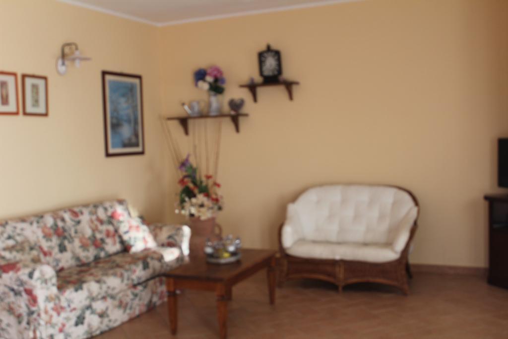 Agriturismo Colle D' Oro Пеша Романа Екстериор снимка